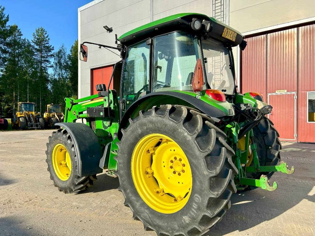 John Deere MYYTY!!SOLD!! 5100M ETUKUORMAAJALLA - Trator: foto 3 John Deere MYYTY!!SOLD!! 5100M ETUKUORMAAJALLA - Trator: foto 3
