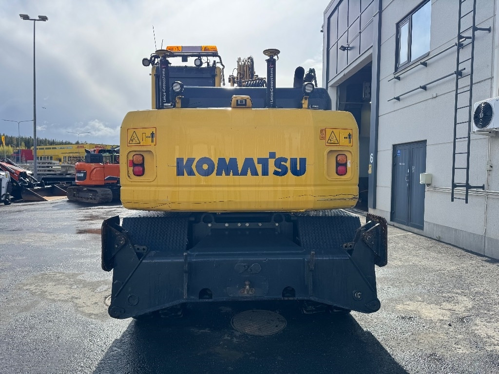 Komatsu PW160-8 PYÖRITTÄJÄLLÄ - Escavadeira de rodas: foto 4 Komatsu PW160-8 PYÖRITTÄJÄLLÄ - Escavadeira de rodas: foto 4