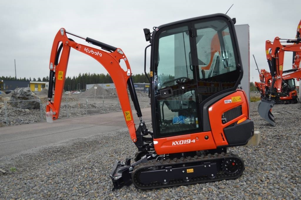 Kubota KX019-4 UUSI, TAKUU 24KK - Mini escavadeira: foto 1 Kubota KX019-4 UUSI, TAKUU 24KK - Mini escavadeira: foto 1
