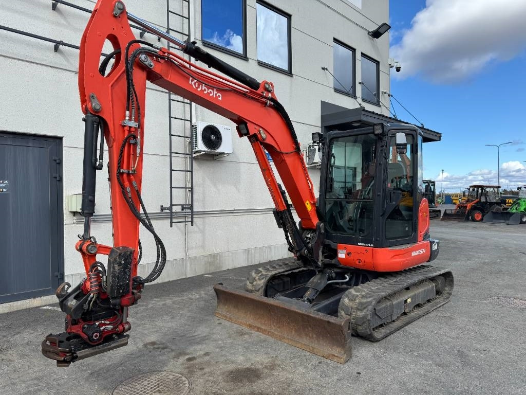 Kubota KX057-4 PYÖRITTÄJÄLLÄ - Mini escavadeira: foto 2 Kubota KX057-4 PYÖRITTÄJÄLLÄ - Mini escavadeira: foto 2