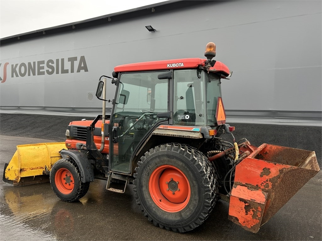 Kubota L 3600 AURA JA HIEKOTIN - Trator municipal: foto 2 Kubota L 3600 AURA JA HIEKOTIN - Trator municipal: foto 2