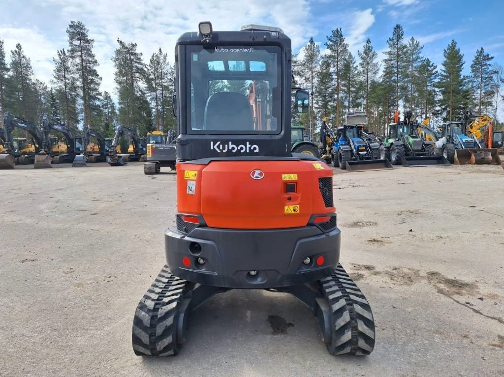 Kubota MYYTY! SOLD! U36-4 PYÖRITTÄJÄLLÄ - Mini escavadeira: foto 3 Kubota MYYTY! SOLD! U36-4 PYÖRITTÄJÄLLÄ - Mini escavadeira: foto 3