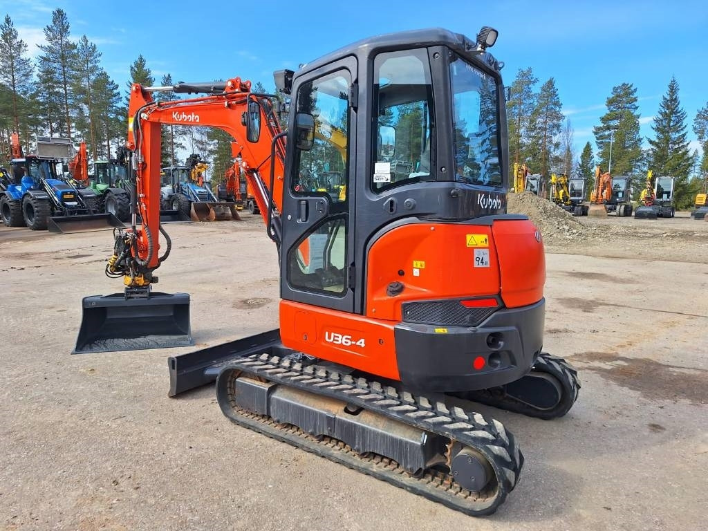 Kubota MYYTY! SOLD! U36-4 PYÖRITTÄJÄLLÄ - Mini escavadeira: foto 2 Kubota MYYTY! SOLD! U36-4 PYÖRITTÄJÄLLÄ - Mini escavadeira: foto 2