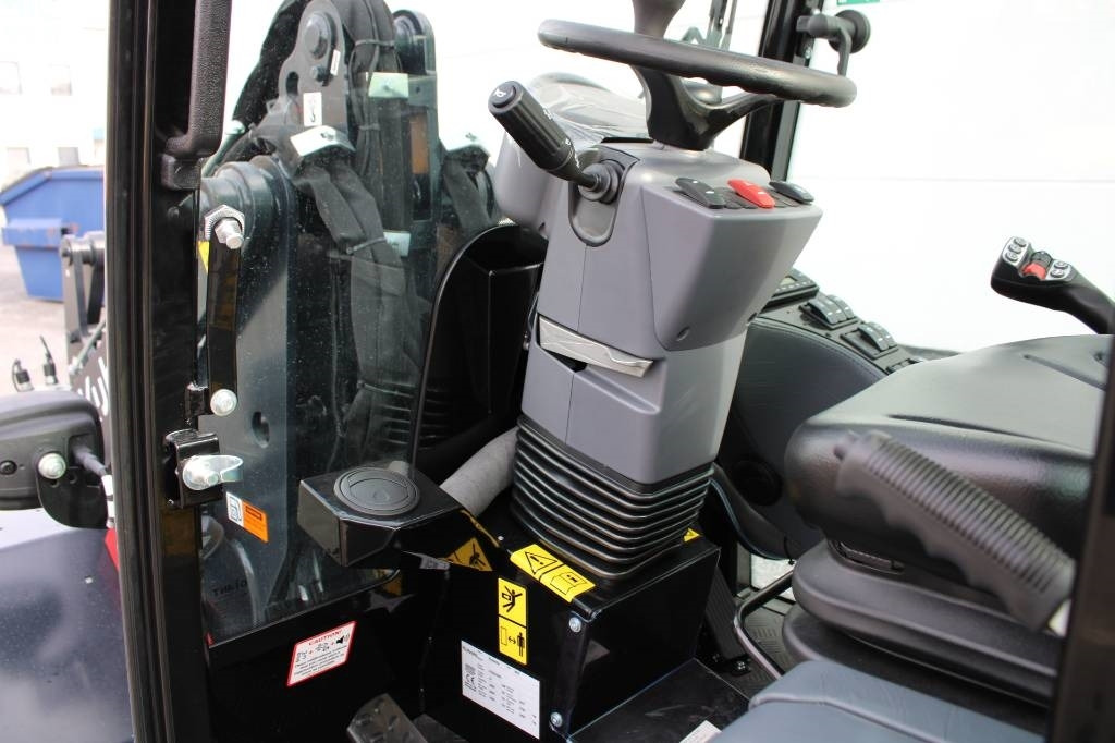 Carregadeira articulada nuevo Kubota RT270-2 UUSI: foto 11