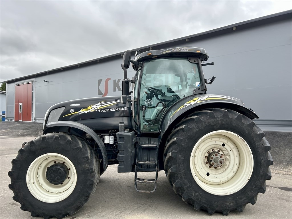 New Holland T 7070 AC - Trator: foto 3 New Holland T 7070 AC - Trator: foto 3