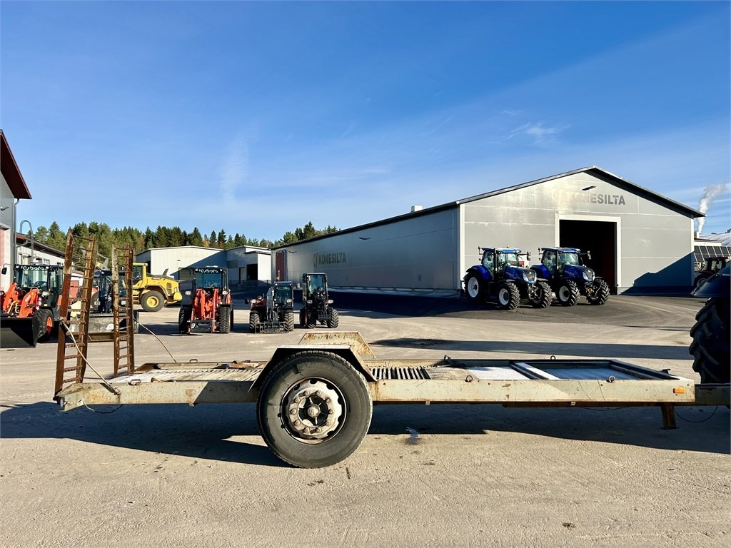 Omavalmiste 1 akselinen lavetti 6m - Reboque baixa: foto 1 Omavalmiste 1 akselinen lavetti 6m - Reboque baixa: foto 1