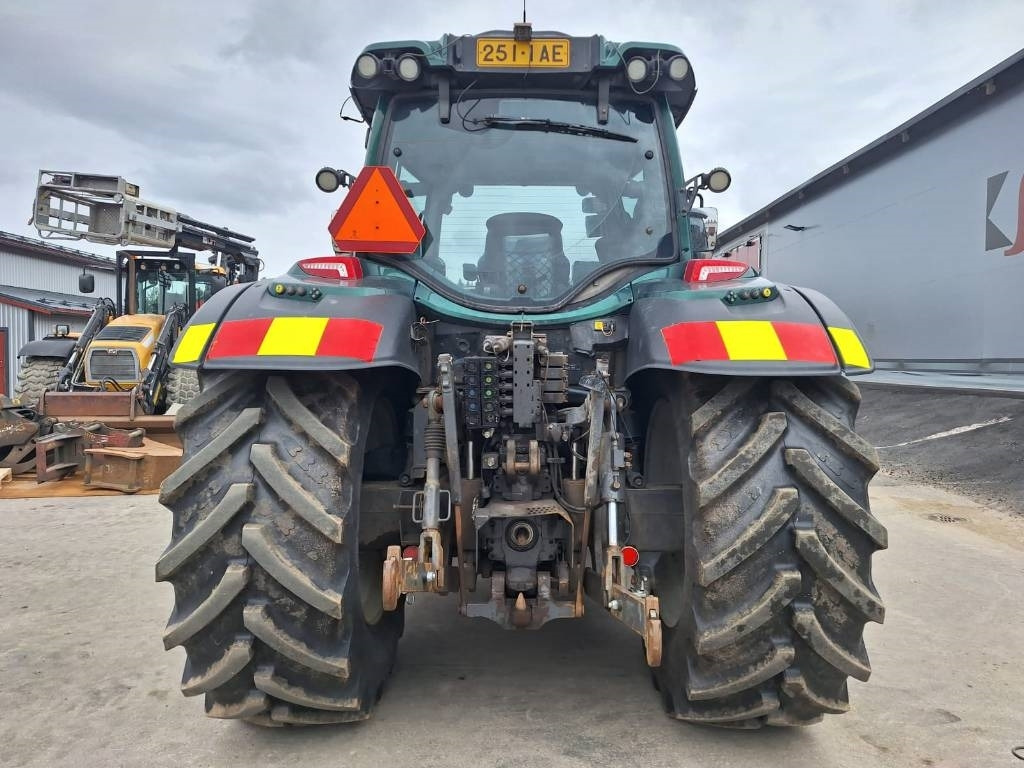 Valtra N174 VERSU ETUKUORMAAJALLA - Trator: foto 3 Valtra N174 VERSU ETUKUORMAAJALLA - Trator: foto 3
