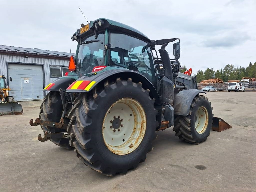 Valtra N174 VERSU ETUKUORMAAJALLA - Trator: foto 4 Valtra N174 VERSU ETUKUORMAAJALLA - Trator: foto 4