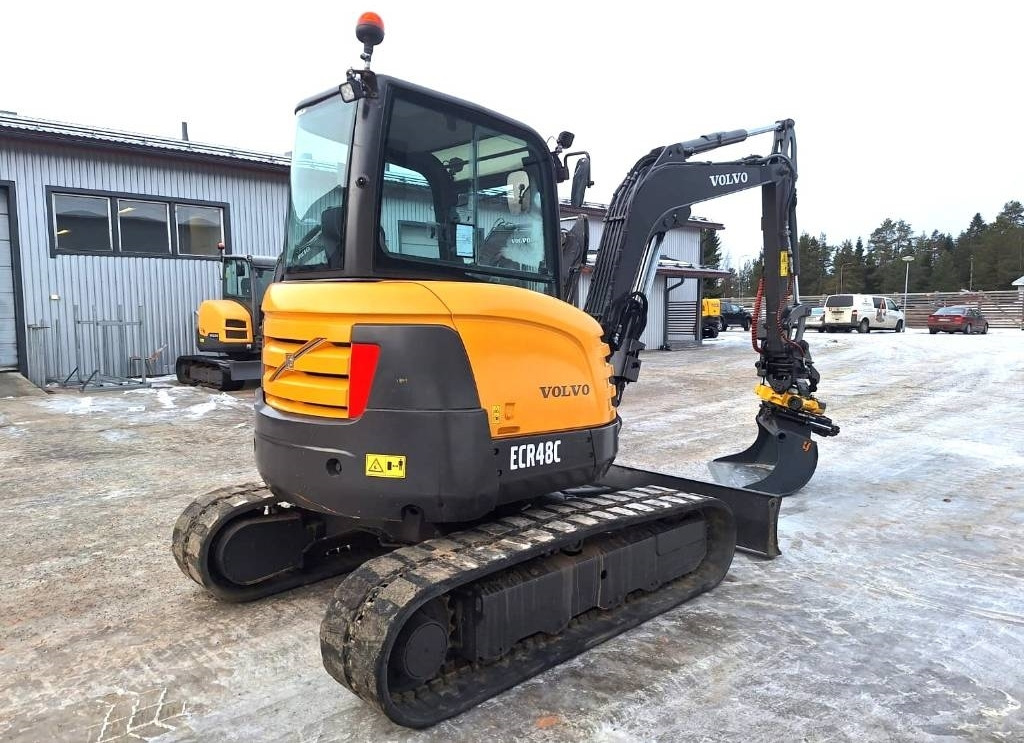 Volvo ECR48C PYÖRITTÄJÄ PIHDEILLÄ - Mini escavadeira: foto 4 Volvo ECR48C PYÖRITTÄJÄ PIHDEILLÄ - Mini escavadeira: foto 4