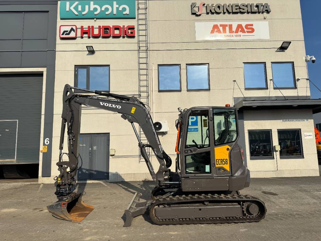 Volvo ECR58F PYÖRITTÄJÄLLÄ - Mini escavadeira: foto 1 Volvo ECR58F PYÖRITTÄJÄLLÄ - Mini escavadeira: foto 1