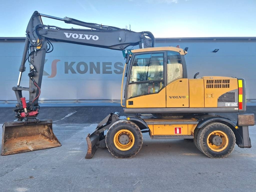 Volvo EW160C PYÖRITTÄJÄLLÄ - Escavadeira de rodas: foto 1 Volvo EW160C PYÖRITTÄJÄLLÄ - Escavadeira de rodas: foto 1