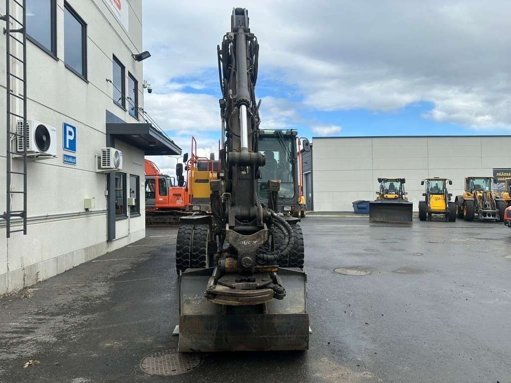 Volvo EW160E PYÖRITTÄJÄLLÄ  - Escavadeira de rodas: foto 3 Volvo EW160E PYÖRITTÄJÄLLÄ  - Escavadeira de rodas: foto 3