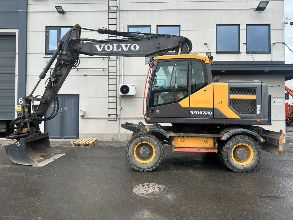Volvo EW160E PYÖRITTÄJÄLLÄ  - Escavadeira de rodas: foto 1 Volvo EW160E PYÖRITTÄJÄLLÄ  - Escavadeira de rodas: foto 1