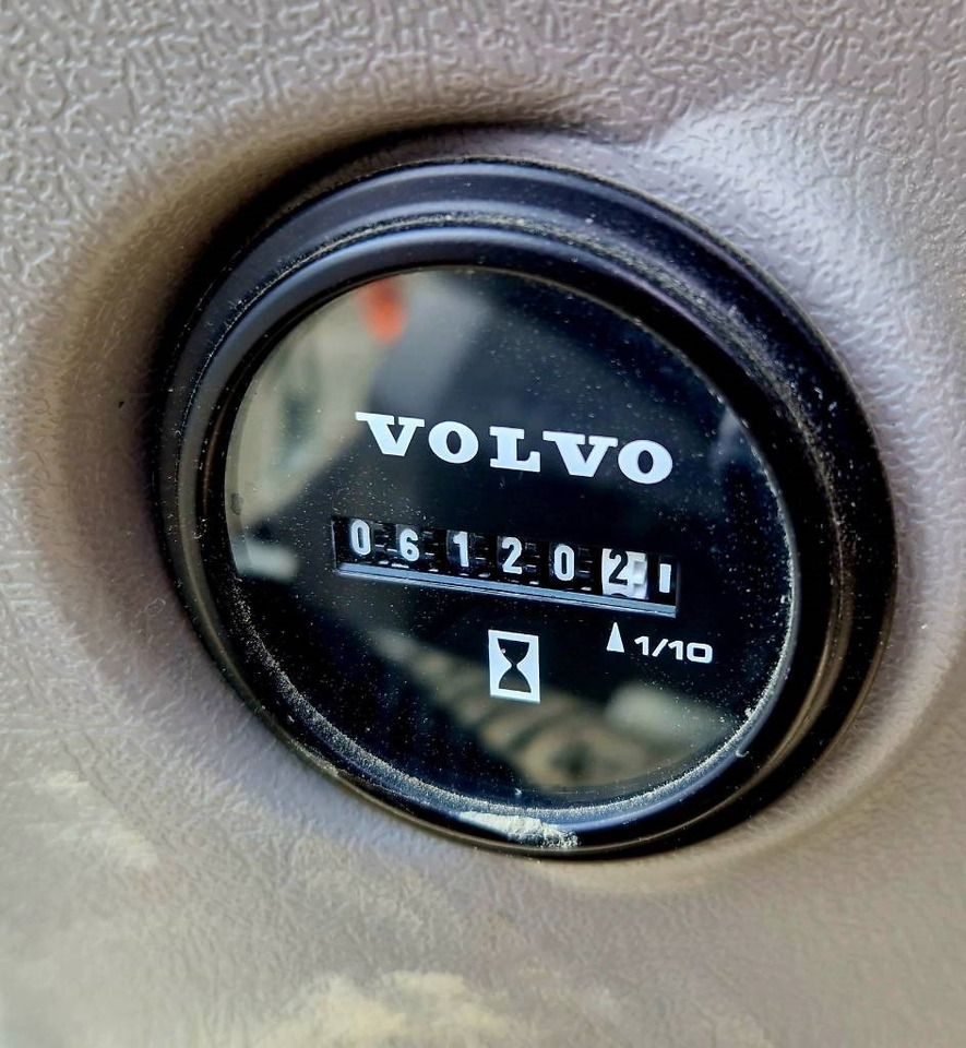 Escavadeira de rodas Volvo EWR 170 E: foto 9