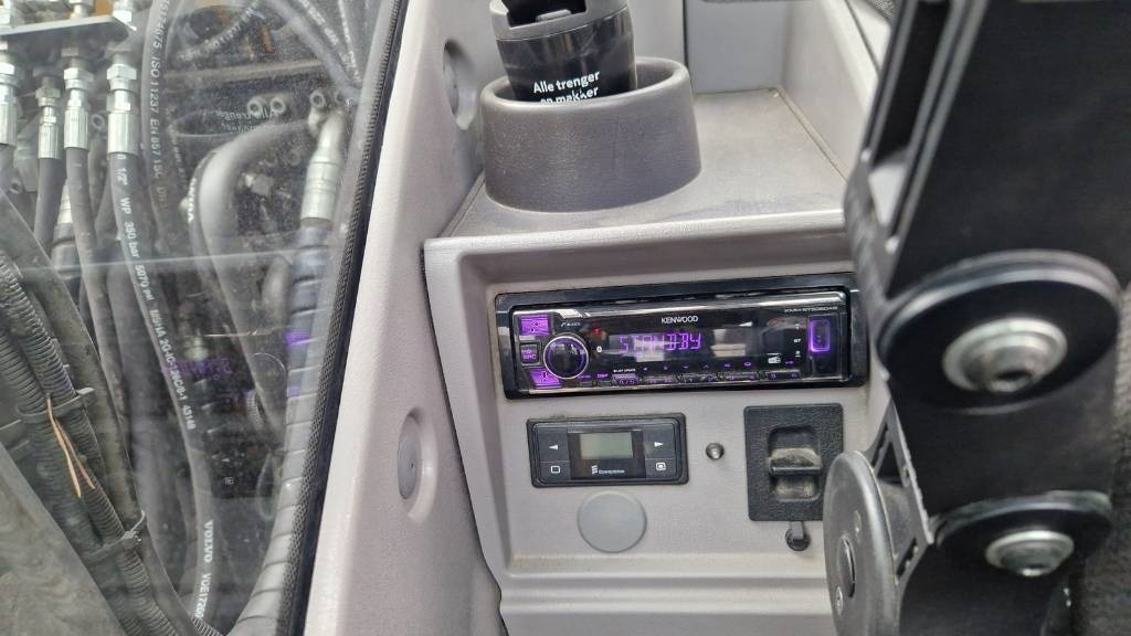 Escavadeira de rodas Volvo EWR 170 E: foto 10