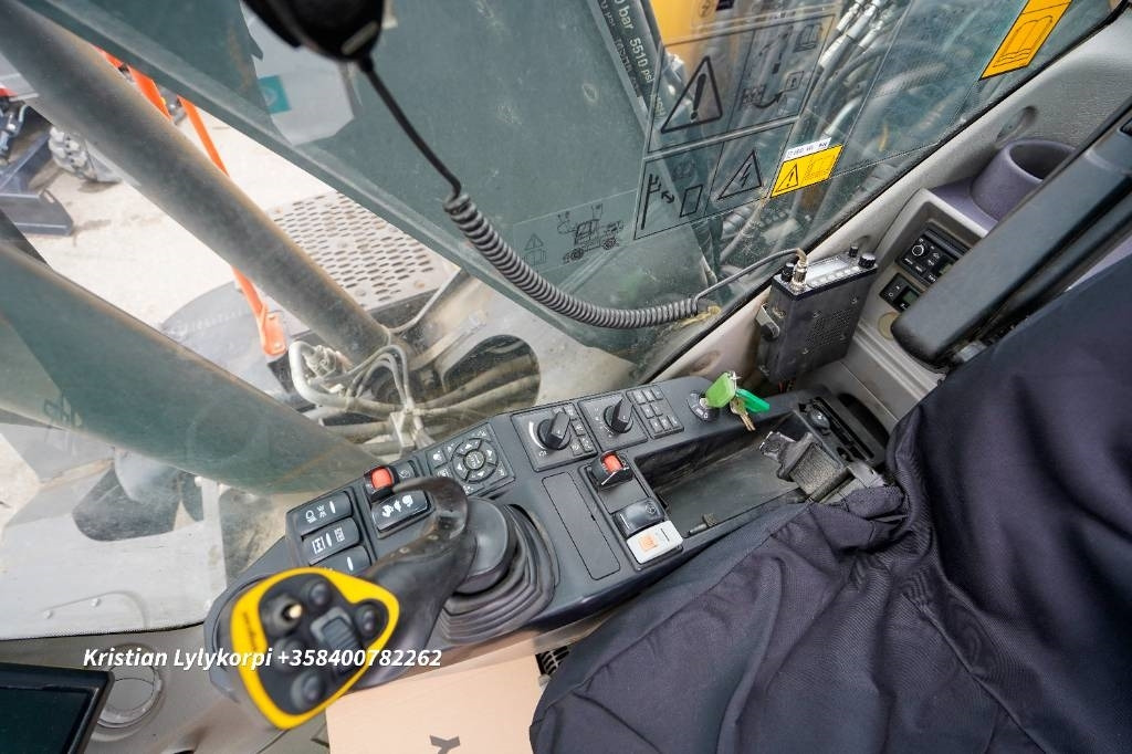 Escavadeira de rodas Volvo EWR150E PYÖRÄOHJAUS: foto 21