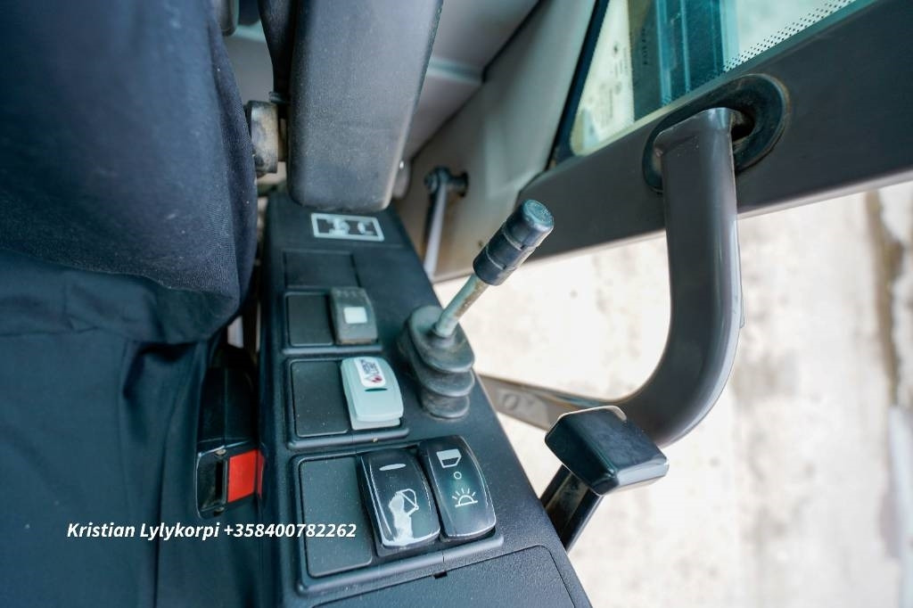 Escavadeira de rodas Volvo EWR150E PYÖRÄOHJAUS: foto 23