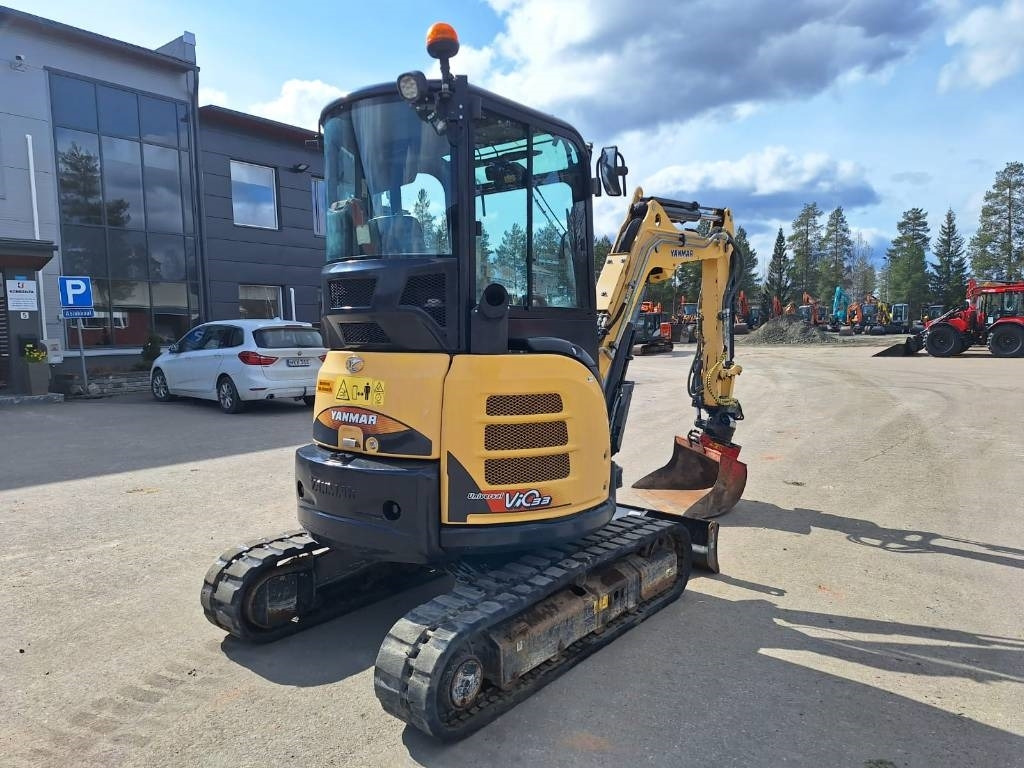 Yanmar ViO33-U PYÖRITTÄJÄLLÄ - Mini escavadeira: foto 3 Yanmar ViO33-U PYÖRITTÄJÄLLÄ - Mini escavadeira: foto 3