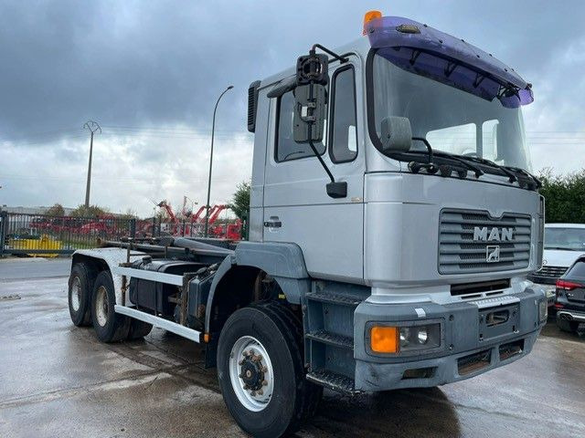 MAN 33-350. 6X6. Motorschaden. - Caminhão polibenne: foto 2 MAN 33-350. 6X6. Motorschaden. - Caminhão polibenne: foto 2