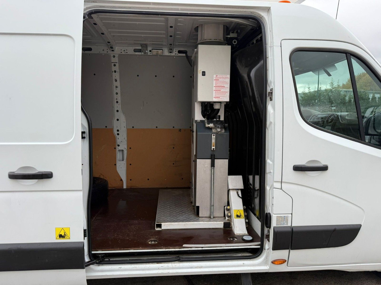 Renault Master. France Elévateur 12m. Klima. Kamera. - Caminhão com plataforma aérea: foto 5 Renault Master. France Elévateur 12m. Klima. Kamera. - Caminhão com plataforma aérea: foto 5