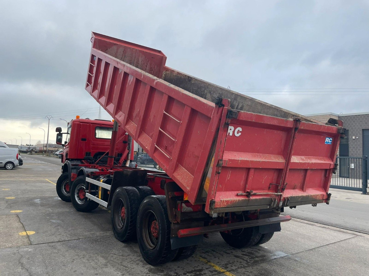 Scania P380. 8X4. Kipper. - Caminhão basculante: foto 3 Scania P380. 8X4. Kipper. - Caminhão basculante: foto 3