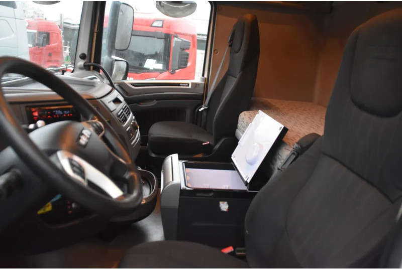 DAF XF 480 SSC 4x2 - RETARDER - 774 TKM - PARK. AIRCO - 2 x FUEL TANKS - LED LIGHTS - TOP CONDITION - - Tractor: foto 5 DAF XF 480 SSC 4x2 - RETARDER - 774 TKM - PARK. AIRCO - 2 x FUEL TANKS - LED LIGHTS - TOP CONDITION - - Tractor: foto 5