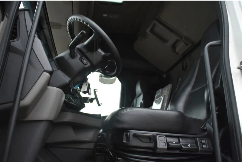 Scania S410 NGS 4x2EB MEGA 95 cm or 103 cm driving height - RETARDER - 670 TKM - FULL AIR - PARK. AIRCO - LEATHER SEATS - 2 x FUEL TANK - Tractor: foto 4 Scania S410 NGS 4x2EB MEGA 95 cm or 103 cm driving height - RETARDER - 670 TKM - FULL AIR - PARK. AIRCO - LEATHER SEATS - 2 x FUEL TANK - Tractor: foto 4
