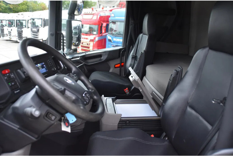 Scania S410 NGS 4x2EB MEGA 95 cm or 103 cm driving height - RETARDER - 803 TKM - FULL AIR - PARK. AIRCO - LEATHER SEATS - 2 x FUEL TANK - Tractor: foto 5 Scania S410 NGS 4x2EB MEGA 95 cm or 103 cm driving height - RETARDER - 803 TKM - FULL AIR - PARK. AIRCO - LEATHER SEATS - 2 x FUEL TANK - Tractor: foto 5