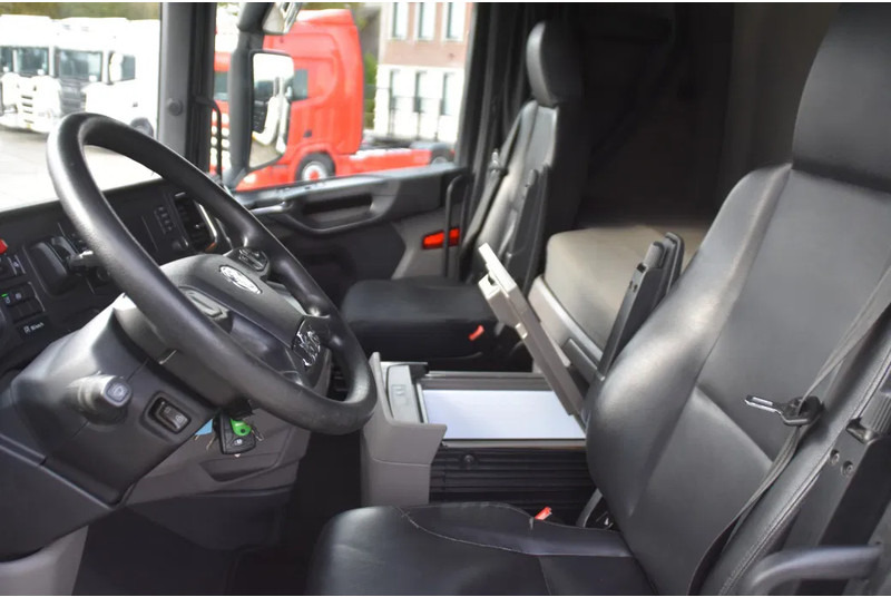 Scania S410 NGS 4x2EB MEGA 95 cm or 103 cm driving height - RETARDER - 817 TKM - FULL AIR - PARK. AIRCO - LEATHER SEATS - 2 x FUEL TANK - Tractor: foto 5 Scania S410 NGS 4x2EB MEGA 95 cm or 103 cm driving height - RETARDER - 817 TKM - FULL AIR - PARK. AIRCO - LEATHER SEATS - 2 x FUEL TANK - Tractor: foto 5