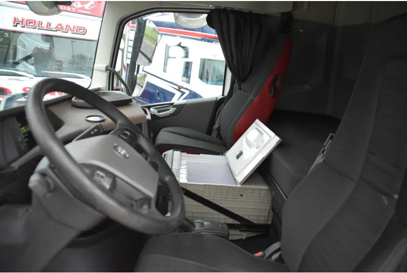 Volvo FH 460 Globe 4x2 - FULL AIR - 628 TKM - HYDRAULIC SYSTEM - PTO - NAVI - 2 x FUEL TANKS - - Tractor: foto 5 Volvo FH 460 Globe 4x2 - FULL AIR - 628 TKM - HYDRAULIC SYSTEM - PTO - NAVI - 2 x FUEL TANKS - - Tractor: foto 5