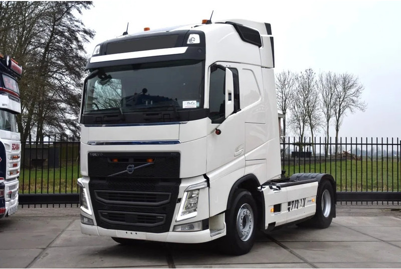 Volvo FH 460 Globe 4x2 - FULL AIR - 628 TKM - HYDRAULIC SYSTEM - PTO - NAVI - 2 x FUEL TANKS - - Tractor: foto 2 Volvo FH 460 Globe 4x2 - FULL AIR - 628 TKM - HYDRAULIC SYSTEM - PTO - NAVI - 2 x FUEL TANKS - - Tractor: foto 2