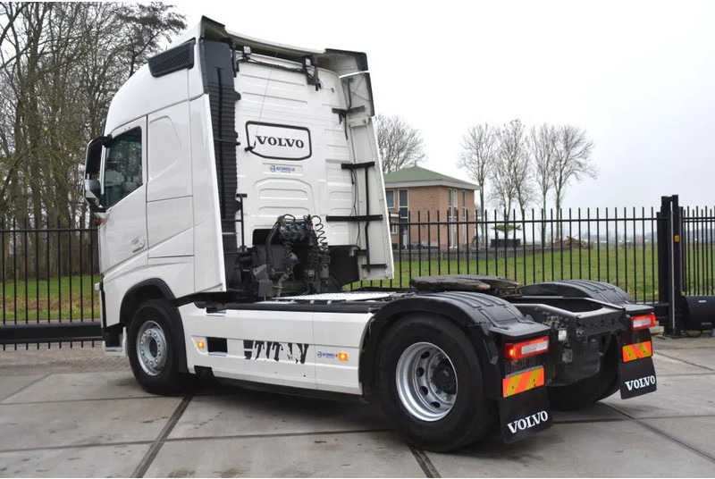 Volvo FH 460 Globe 4x2 - FULL AIR - 628 TKM - HYDRAULIC SYSTEM - PTO - NAVI - 2 x FUEL TANKS - - Tractor: foto 3 Volvo FH 460 Globe 4x2 - FULL AIR - 628 TKM - HYDRAULIC SYSTEM - PTO - NAVI - 2 x FUEL TANKS - - Tractor: foto 3