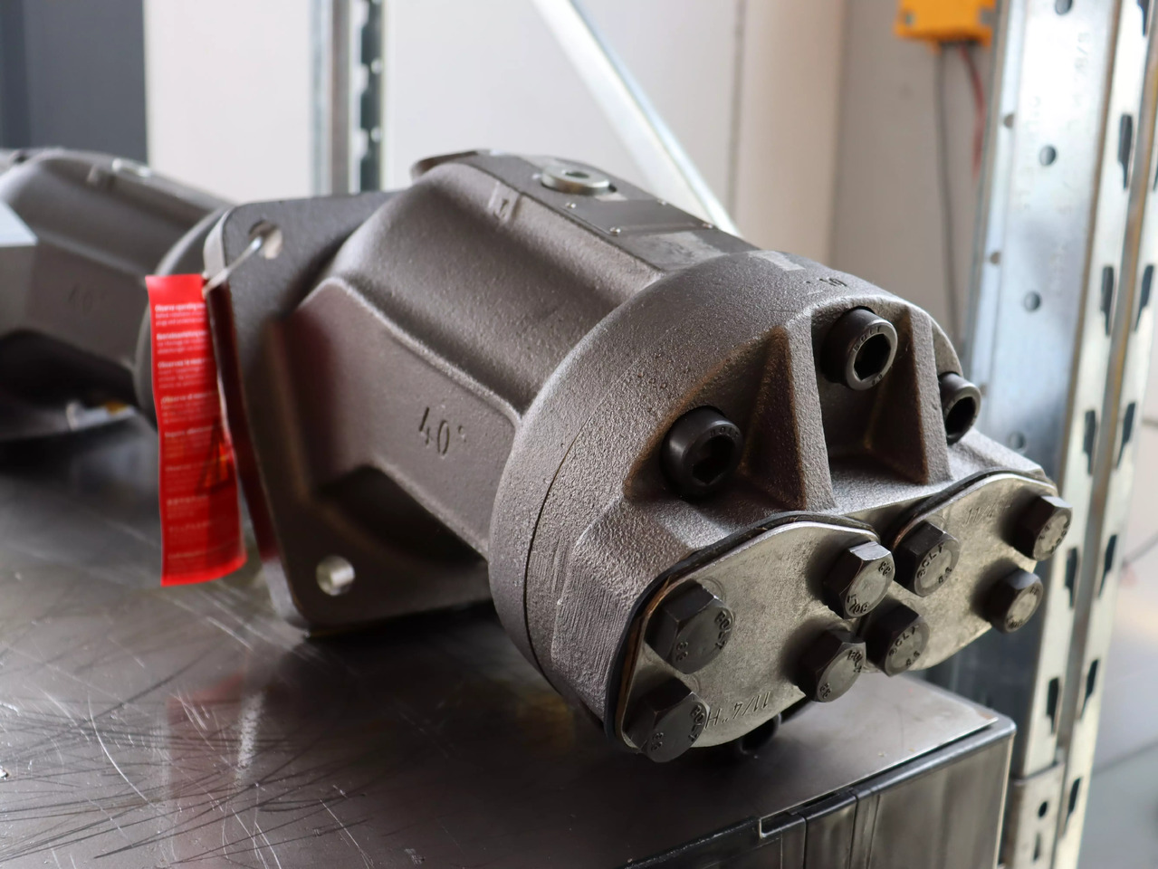 REXROTH A2FM180/61W-VAB010 - Motor hidráulico de Máquina de construção: foto 2 REXROTH A2FM180/61W-VAB010 - Motor hidráulico de Máquina de construção: foto 2
