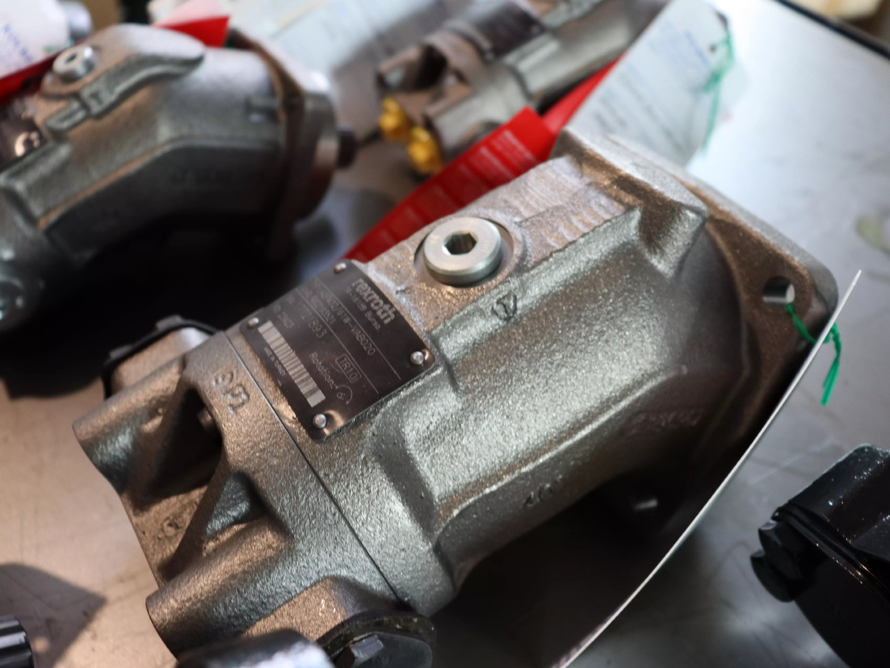 REXROTH A2FM63/61W-VAB020 - Motor hidráulico de Máquina de construção: foto 2 REXROTH A2FM63/61W-VAB020 - Motor hidráulico de Máquina de construção: foto 2
