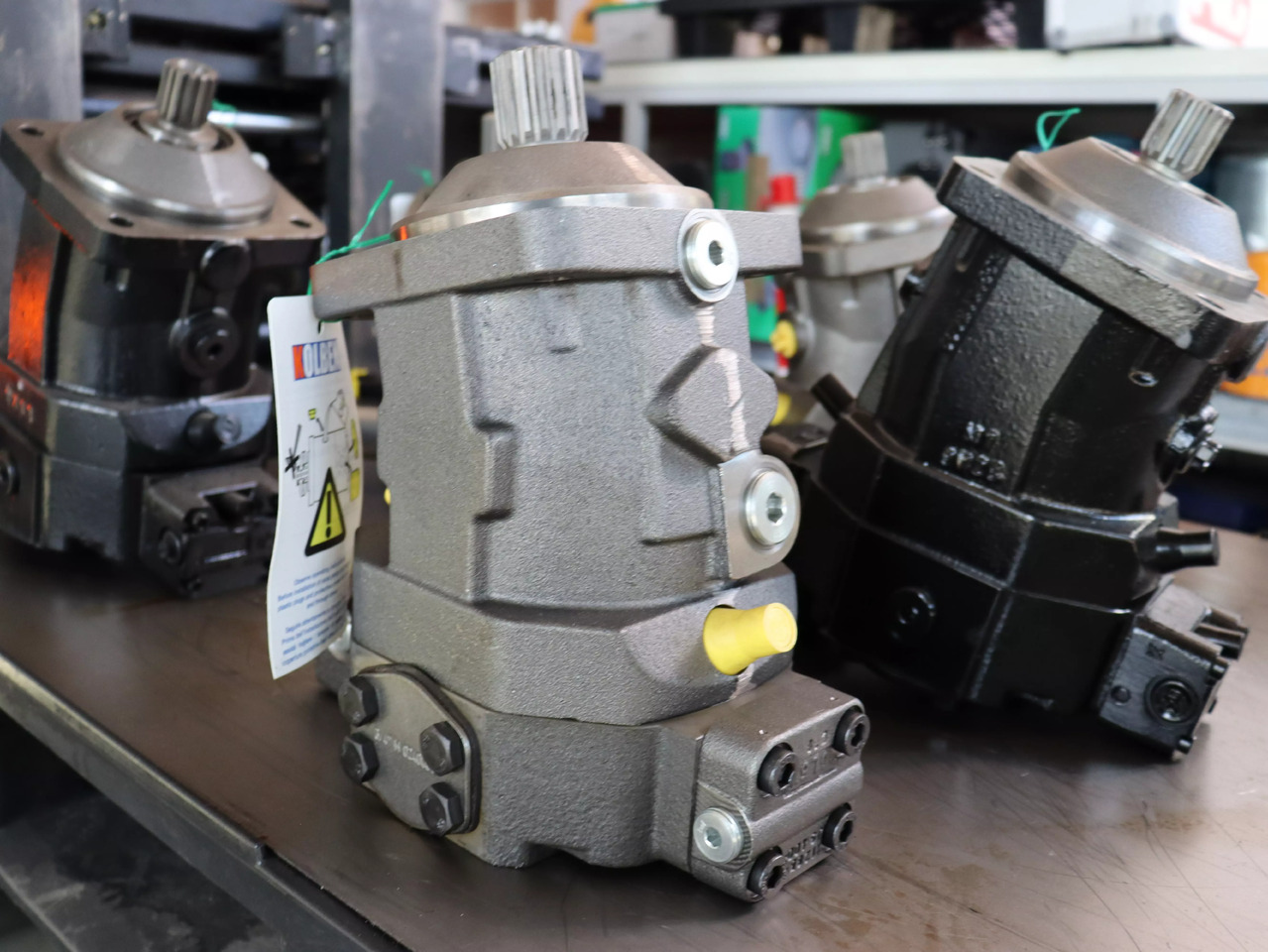 REXROTH A6VM060HA2T30004F/71MWV0M4Z8200-0 - Motor hidráulico de Máquina de construção: foto 1 REXROTH A6VM060HA2T30004F/71MWV0M4Z8200-0 - Motor hidráulico de Máquina de construção: foto 1