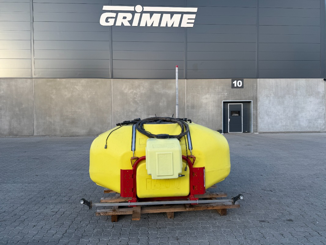 Tecnocar Tecnospra 1500 Fronttank - Colheitadeira: foto 1 Tecnocar Tecnospra 1500 Fronttank - Colheitadeira: foto 1