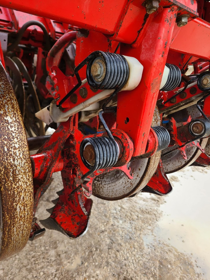 Grimme REXOR 630 / 830 / 930 - Maquina para lavrar a terra: foto 3 Grimme REXOR 630 / 830 / 930 - Maquina para lavrar a terra: foto 3