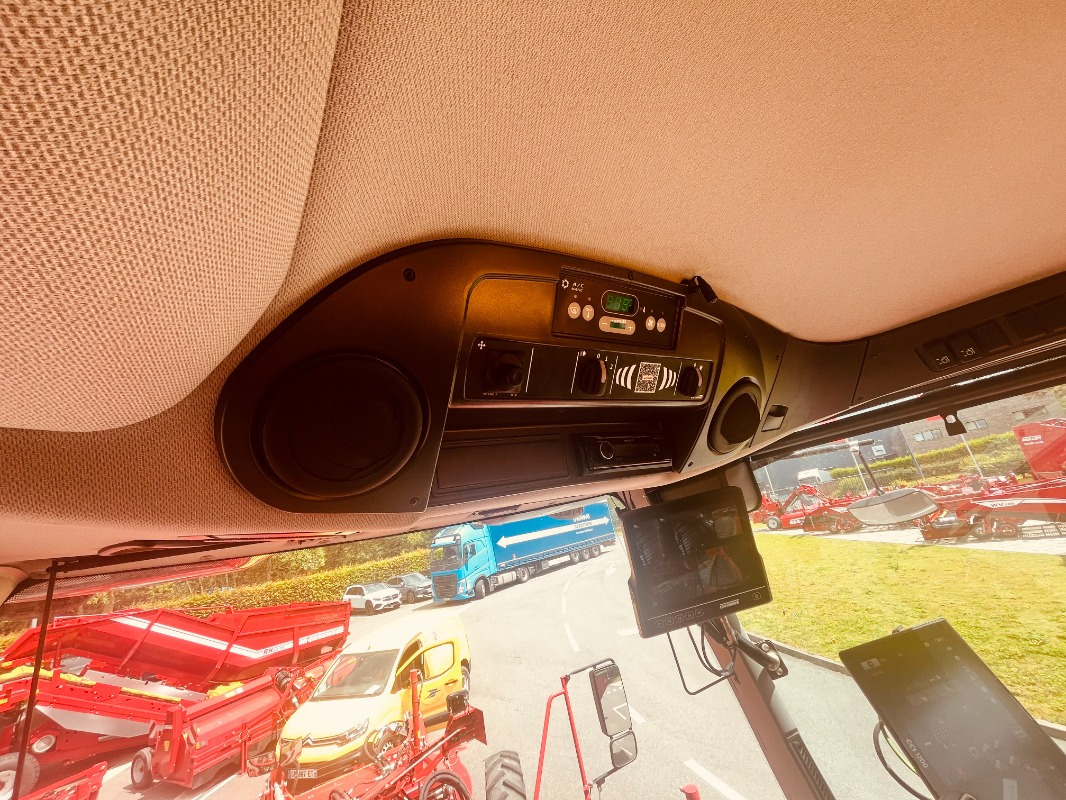Grimme VARITRON 470 GEN III RS Twin-sep - Colheitadeira: foto 4 Grimme VARITRON 470 GEN III RS Twin-sep - Colheitadeira: foto 4