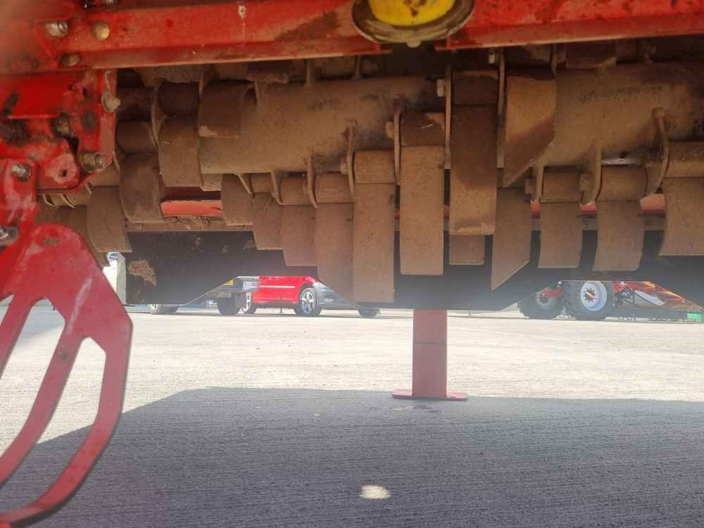 Grimme Grimme HT 200 Front Mounted Self-Propelled Topper - Colheitadeira: foto 5 Grimme Grimme HT 200 Front Mounted Self-Propelled Topper - Colheitadeira: foto 5