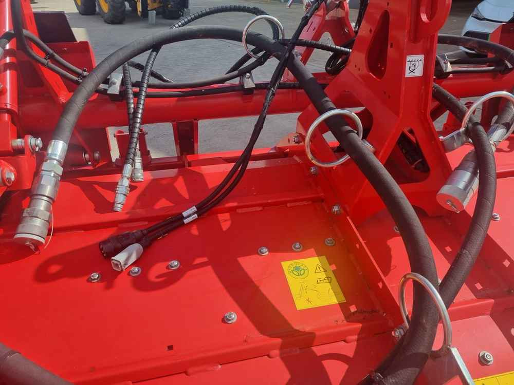 Grimme Grimme HT 200 Front Mounted Self-Propelled Topper - Colheitadeira: foto 3 Grimme Grimme HT 200 Front Mounted Self-Propelled Topper - Colheitadeira: foto 3