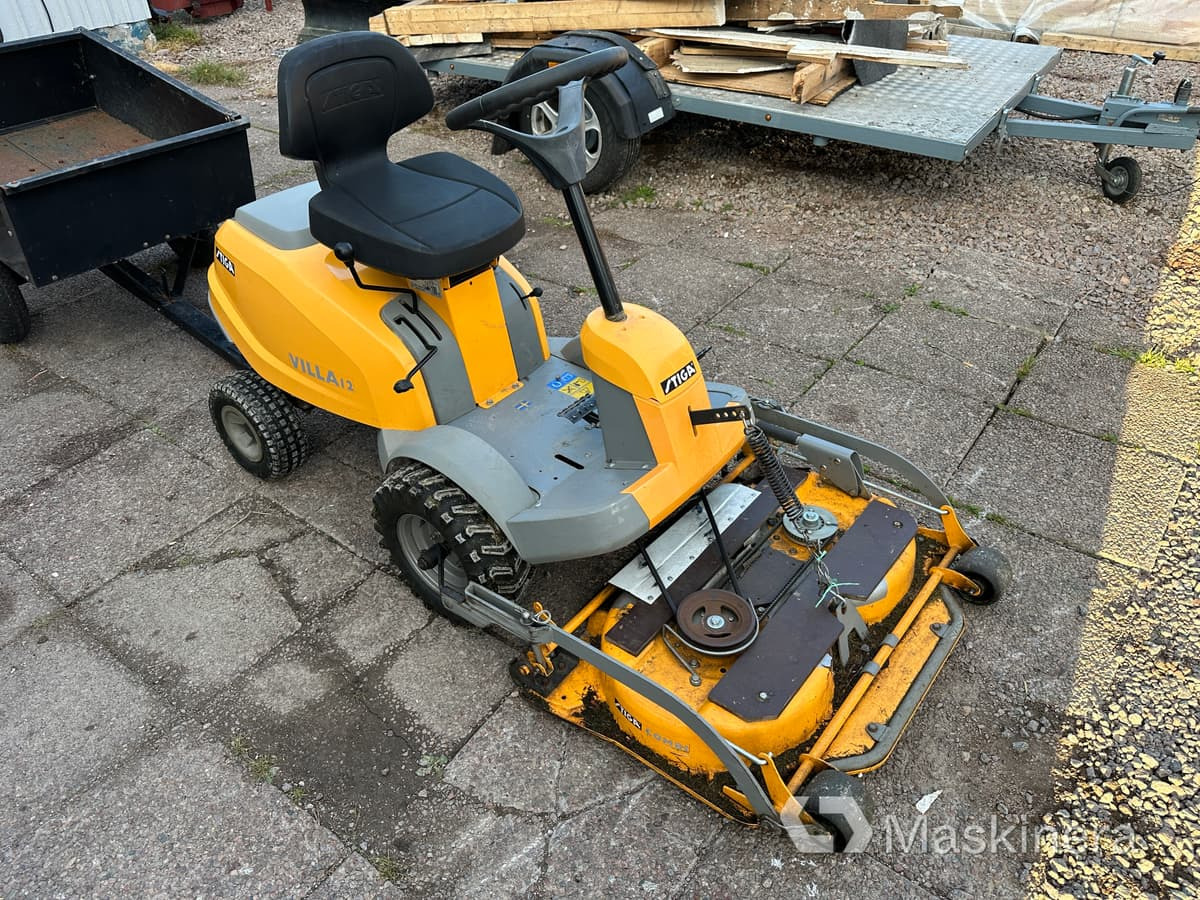 Åkgräsklippare Stiga Villa 12 med tillbehör - Cortador de grama: foto 1 Åkgräsklippare Stiga Villa 12 med tillbehör - Cortador de grama: foto 1