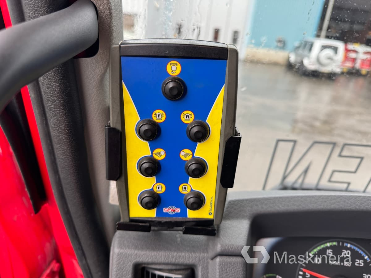 Caminhão reboque Bärgningsbil Volvo FL 4X2: foto 19