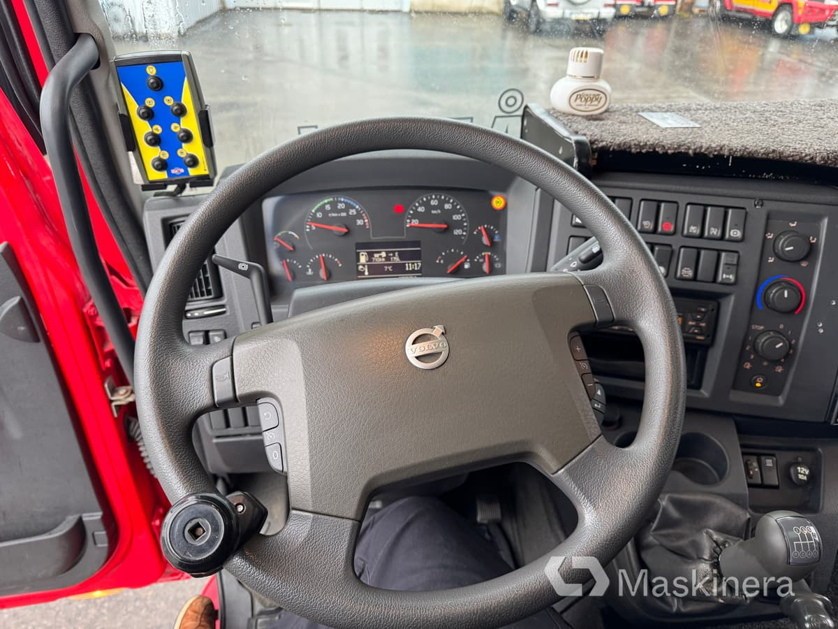 Caminhão reboque Bärgningsbil Volvo FL 4X2: foto 26