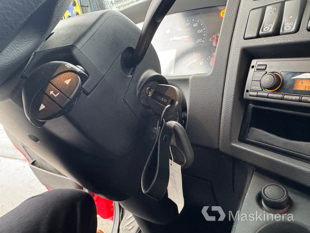 Caminhão reboque Bärgningsbil Volvo FL 4X2: foto 25