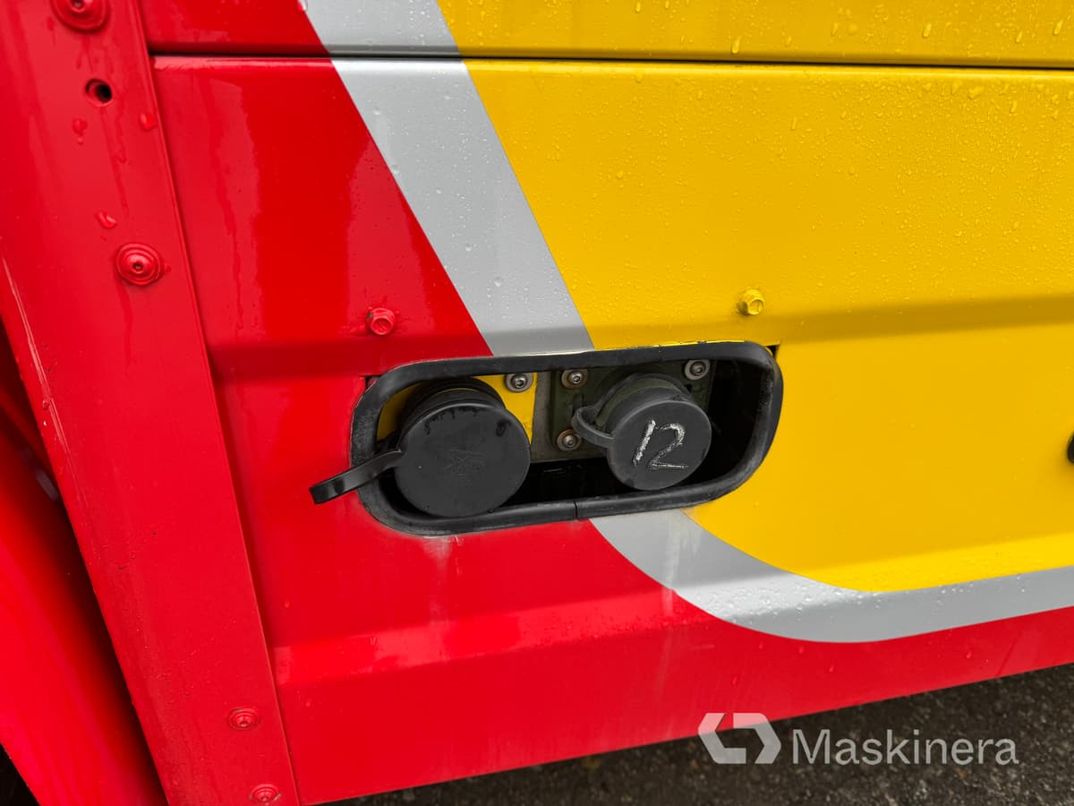 Caminhão reboque Bärgningsbil Volvo FL 4X2: foto 35