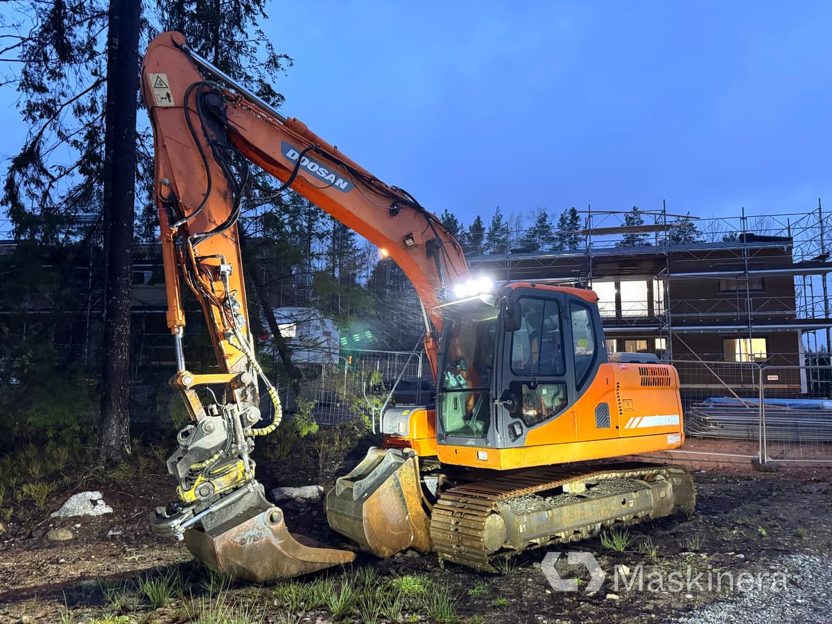 Grävmaskin Doosan DX140LC - Escavadora de rastos: foto 1 Grävmaskin Doosan DX140LC - Escavadora de rastos: foto 1