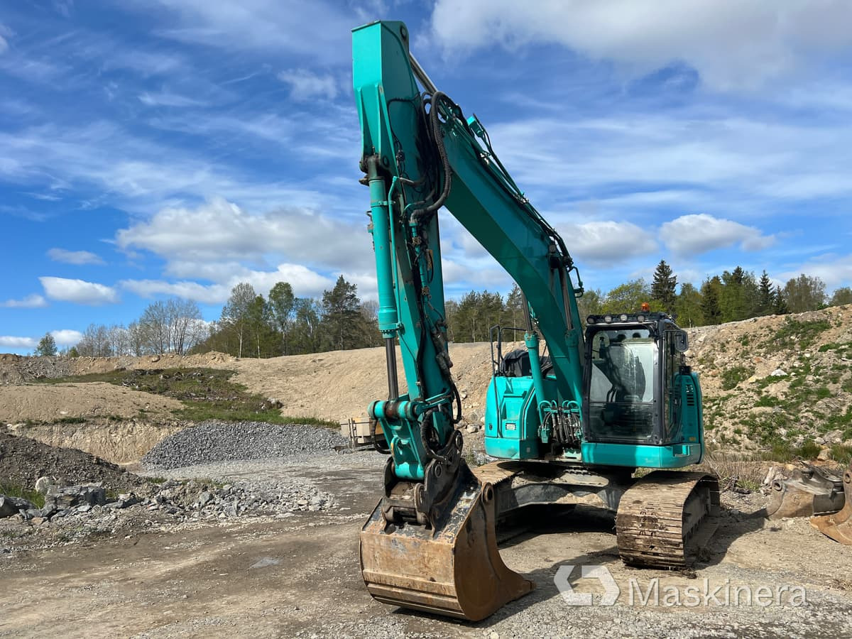 Grävmaskin Kobelco SK230SRLC-5E med tiltrotator & skopor - Escavadora de rastos: foto 2 Grävmaskin Kobelco SK230SRLC-5E med tiltrotator & skopor - Escavadora de rastos: foto 2