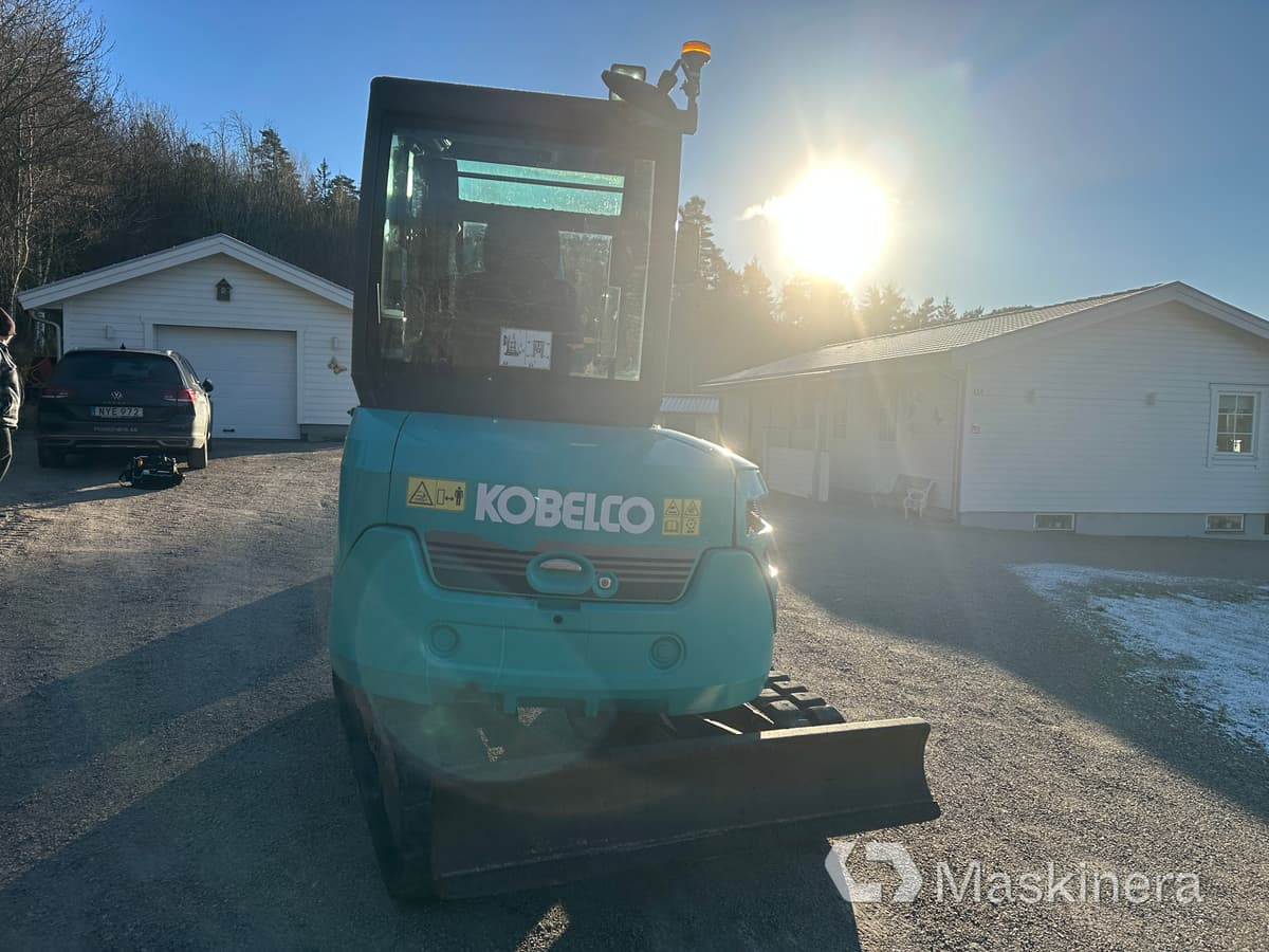Grävmaskin Kobelco SK26 - Escavadora de rastos: foto 4 Grävmaskin Kobelco SK26 - Escavadora de rastos: foto 4