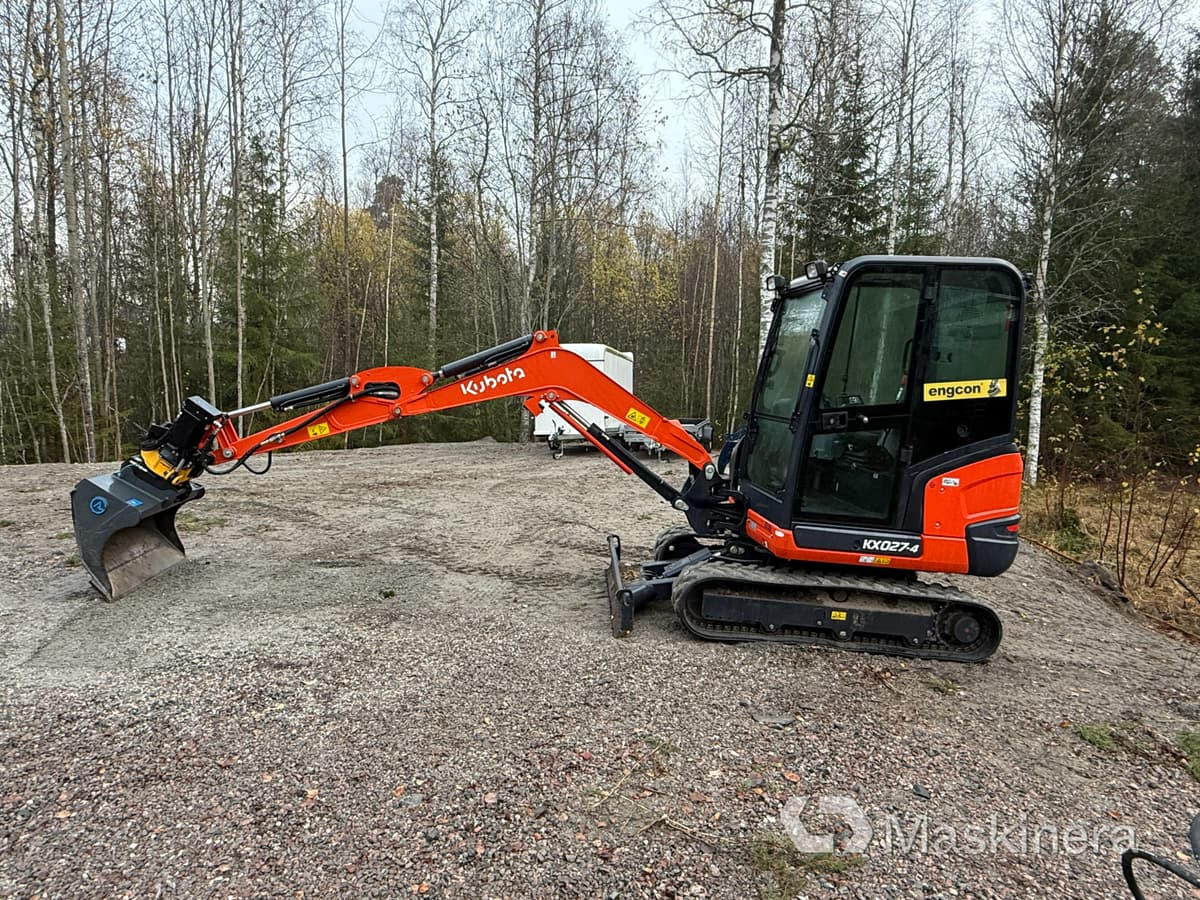 Grävmaskin Kubota KX027-4 med flera redskap - Escavadora de rastos: foto 2 Grävmaskin Kubota KX027-4 med flera redskap - Escavadora de rastos: foto 2
