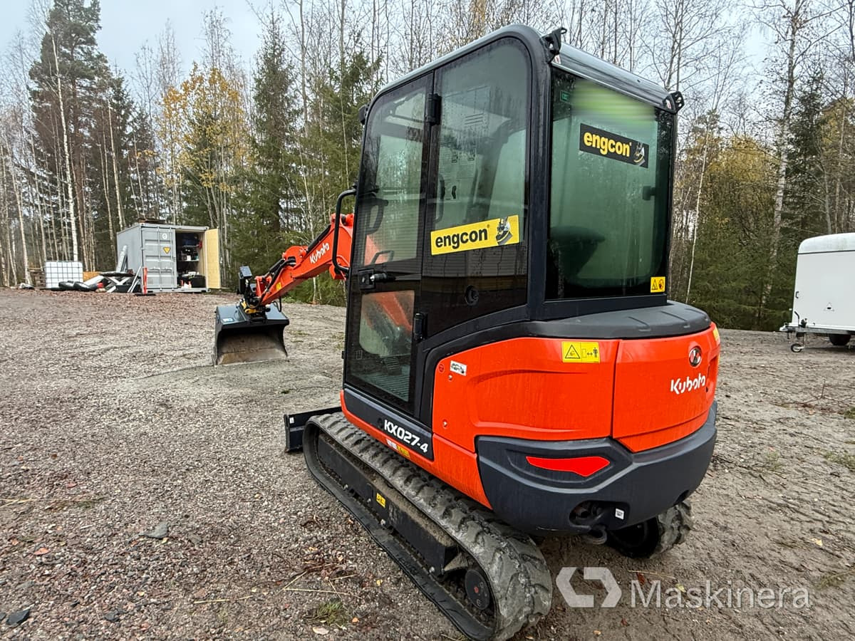 Grävmaskin Kubota KX027-4 med flera redskap - Escavadora de rastos: foto 4 Grävmaskin Kubota KX027-4 med flera redskap - Escavadora de rastos: foto 4
